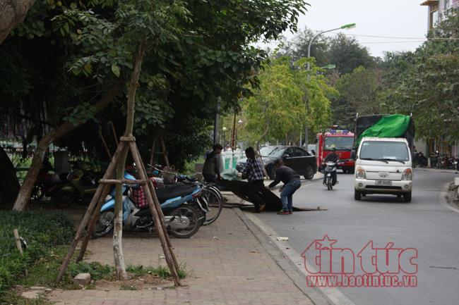 Tiếp tục phá dỡ công trình vi phạm tại khu vực nhà nổi, du thuyền Hồ Tây ảnh 3